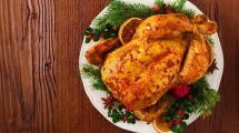 Pavo relleno con durazno