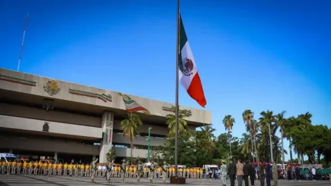 Conmemoran los sismos de 1985 y 2017