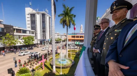 Desfile Militar por el 214 Aniversario del inicio de la Independencia de México