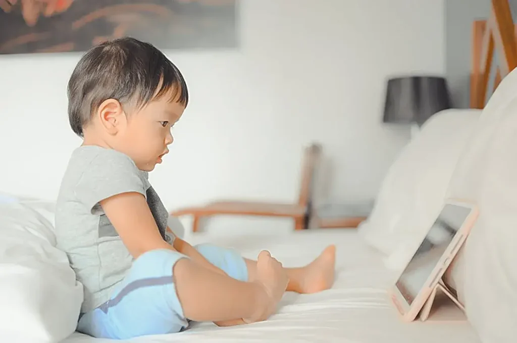 Niño con tablet