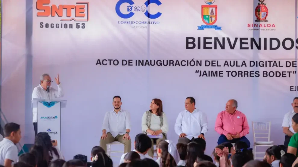 Inaugura aula digital en el ejido La Presita