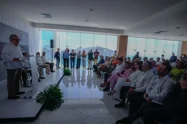 Reconoce alto sentido social y democrático de radio y tv