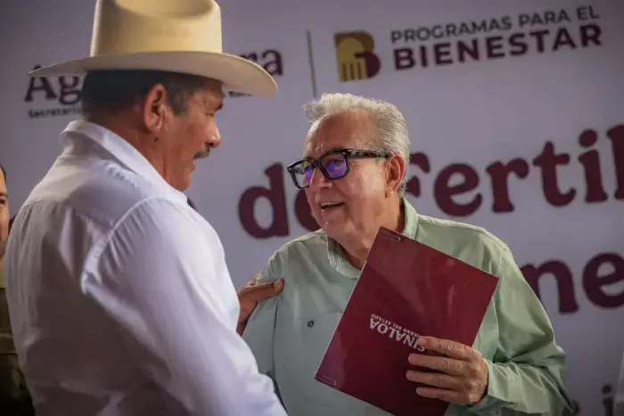 Entrega de fertilizantes para productores de riego