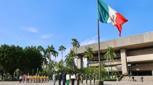 izamiento por el 214 aniversario de la muerte de Miguel Hidalgo
