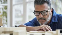 Arquitecto observando