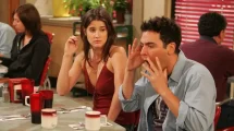 Pareja discusión inteligencia conflicto