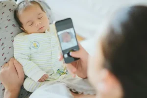 Riesgo de compartir foto de menores