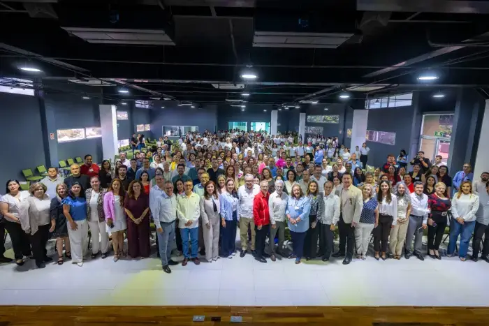 Inaugura Gobernador Rocha maestría en Docencia Inaugura Gobernador Rocha maestría en Docencia