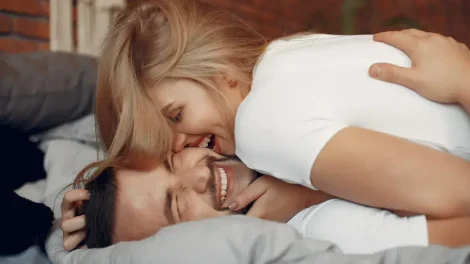 Pareja romance sexo prostooleh