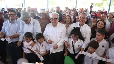 Entrega de 22 obras en Ahome