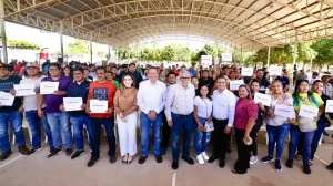 Reciben apoyos para su desarrollo