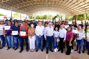 Reciben apoyos para su desarrollo