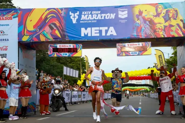 XXIV Maratón Internacional de Mazatlán XXIV Maratón Internacional de Mazatlán