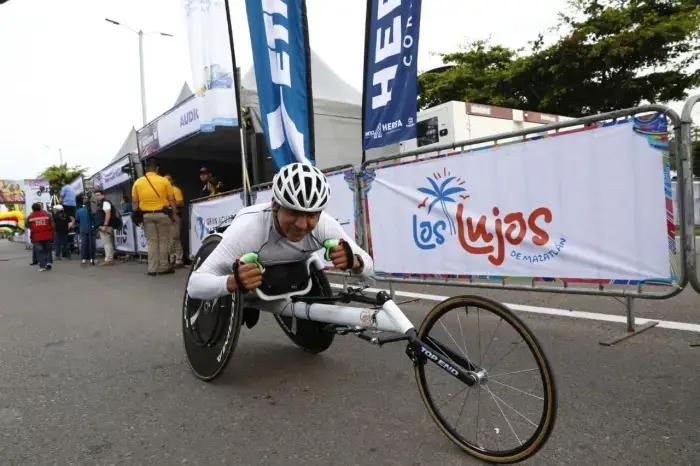 XXIV Maratón Internacional de Mazatlán XXIV Maratón Internacional de Mazatlán