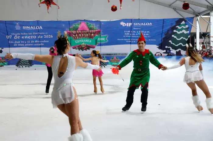 Encendido del monumental árbol de Navidad Encendido del monumental árbol de Navidad