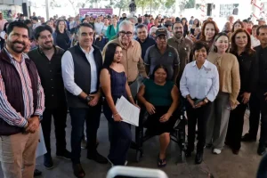 Entrega de escrituras de viviendas