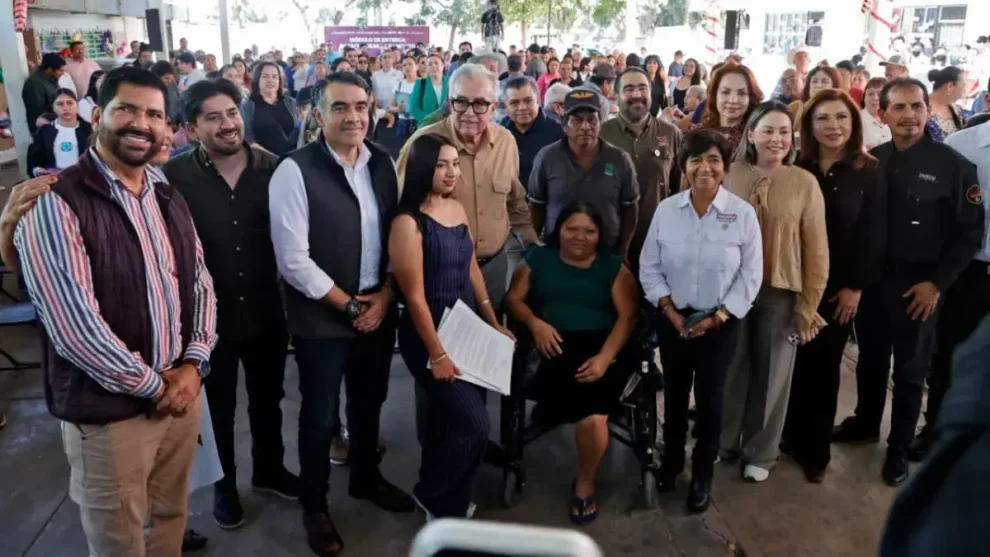 Entrega de escrituras de viviendas