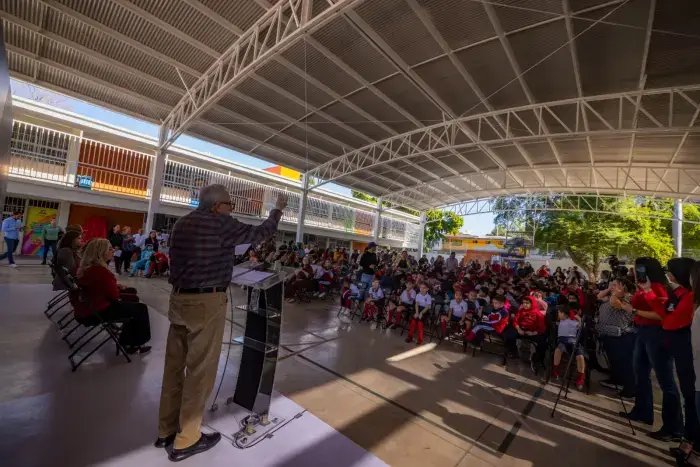 Inaugura infraestructura en primaria de Culiacán Inaugura infraestructura en primaria de Culiacán