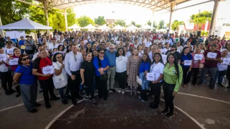 Apoyando a los tianguistas