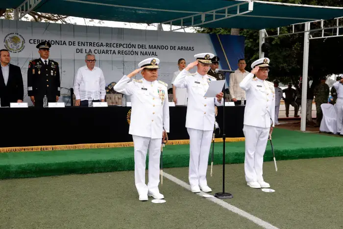 Cambio de comandante de la Cuarta Región Naval