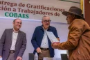 Entrega de gratificaciones por jubilación a personal de COBAES