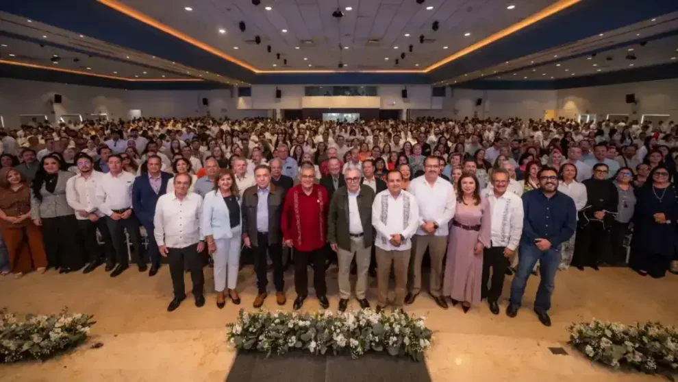 Entrega de bases a trabajadores del SNTE 53