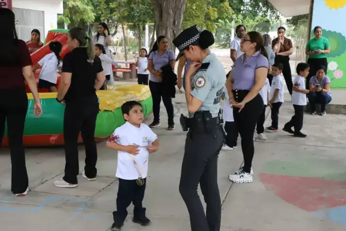 Estrategia Integral de Atención a planteles escolares