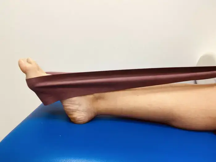 Flexión plantar del tobillo con resistencia Flexión plantar del tobillo con resistencia