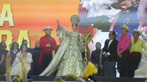 Mazatlán corona a Mariana I Reina de los Juegos Florales