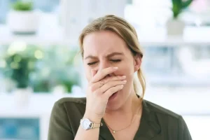 Mujer bostezando sueño