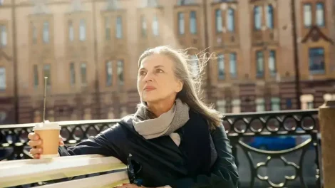 Mujer mayor menopausia