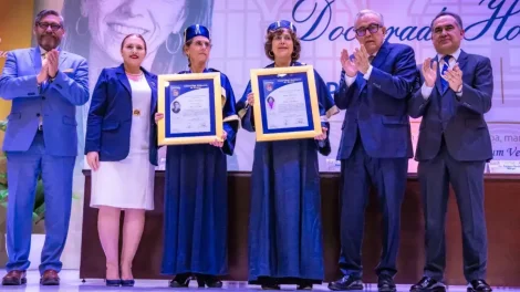Doctorado Honoris Causa a Annie Pardo Cemo y Rosaura Ruiz Gutiérrez