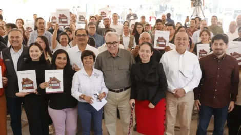 Gobernador entrega las primeras 40 viviendas para el Bienestar