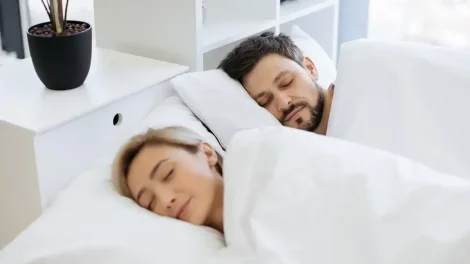 Pareja durmiendo