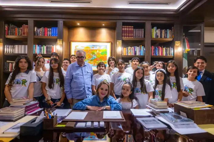 Invita gobernador a niñas y niños sinaloenses a leer y escribir libros