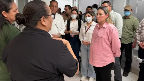 Acercamiento con familiares de víctimas de incendio en Los Mochis
