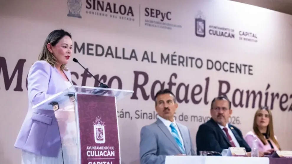 Entrega medalla Maestro Rafael Ramírez por 30 años de servicio