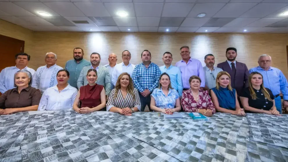 Gobernadora Yeraldine Bonilla se reunió con presidentes municipales