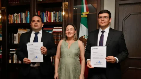 Toma protesta a nuevos funcionarios en la SGG y el Despacho