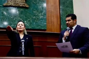 Yeraldine Bonilla Valverde rinde protesta como gobernadora