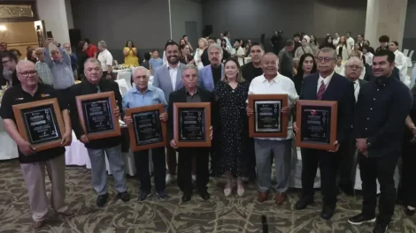 Reconoce Gobierno de Sinaloa a cronistas deportivos