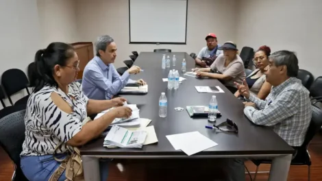 Atiende Gobierno del Estado colectivos que manifiestan altos cobros de la CFE