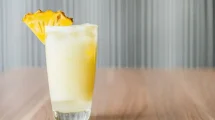 Bebida con piña