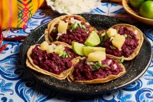 Tacos de jamaica al pastor