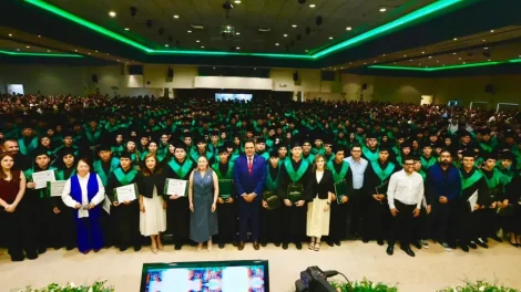 Gobernadora presidió graduación de 820 profesionales técnicos de Conalep