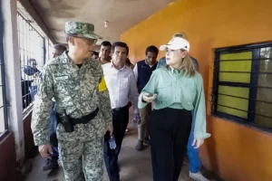 Recorre Gobernadora localidades afectadas por lluvias en Mocorito
