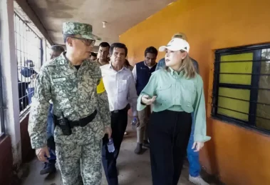 Recorre Gobernadora localidades afectadas por lluvias en Mocorito