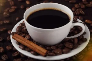 Taza de café con canela
